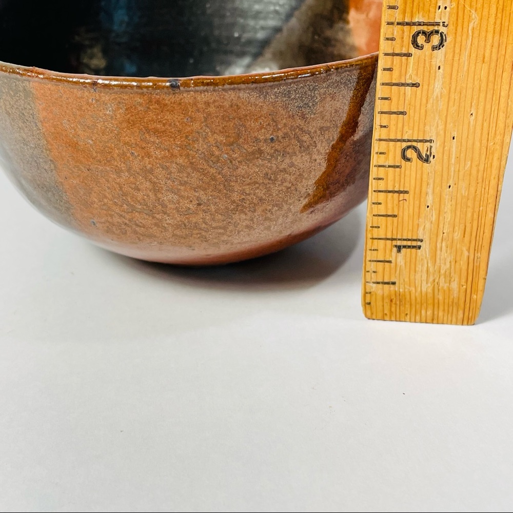 Small charcoal & rust orange pottery small bowl - Picture 6 of 6